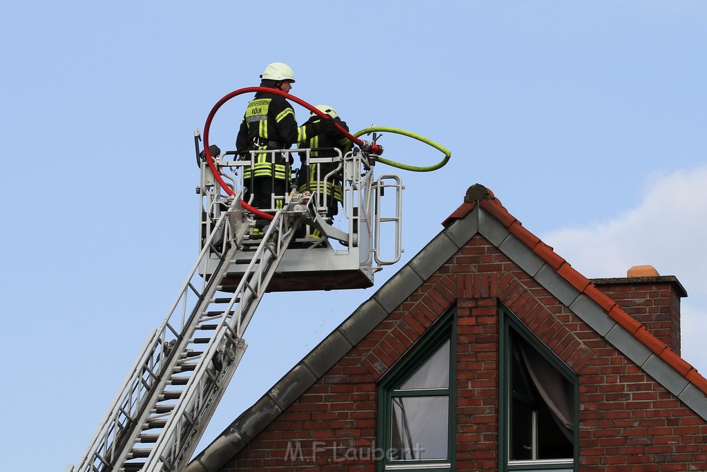 Feuer Koeln Junkersdorf Duerenerstr JK P28.jpg